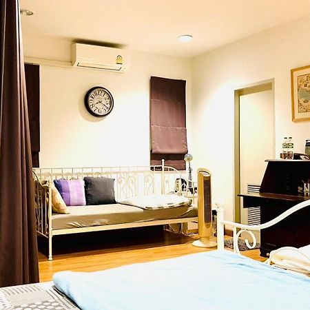 Autta House Lägenhet Bangkok Exteriör bild